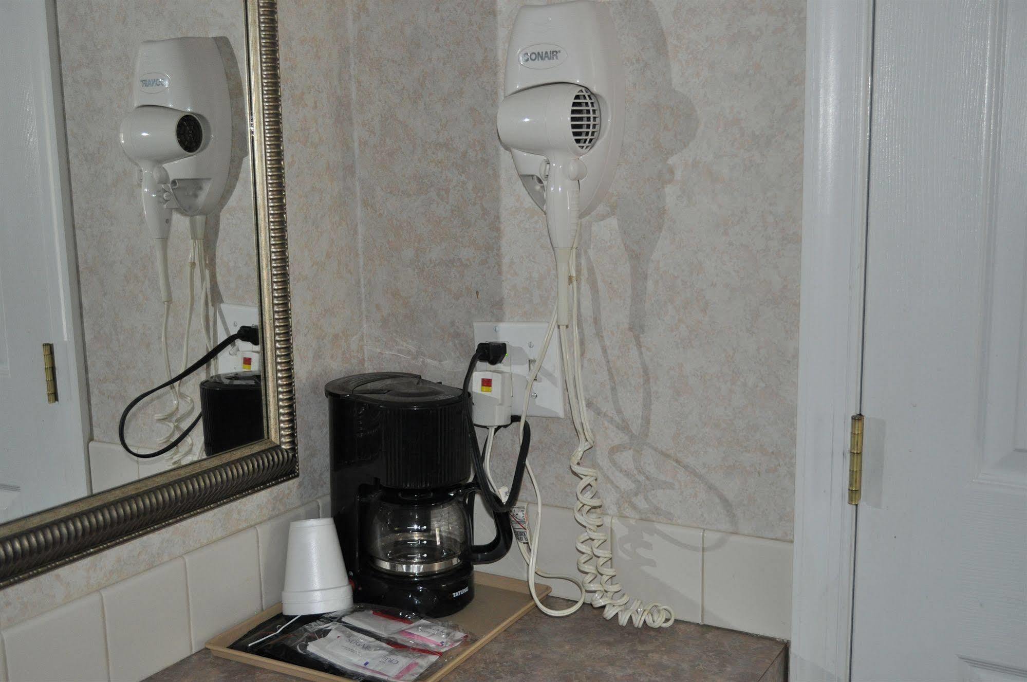 Atrium Inn & Suites Galloway Zewnętrze zdjęcie