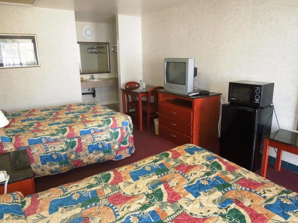 Atrium Inn & Suites Galloway Zewnętrze zdjęcie